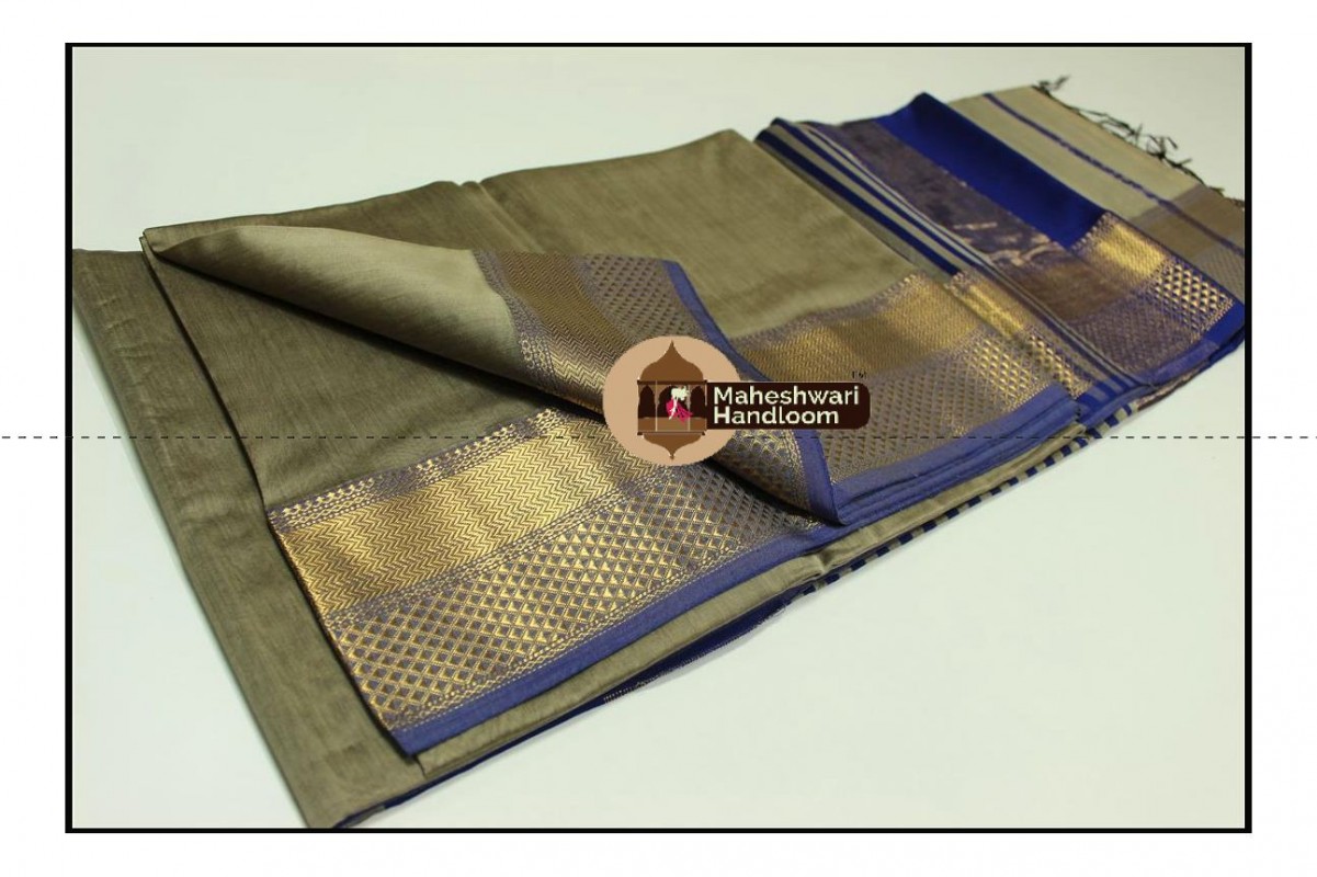 Maheshwari Grey Jari Diamond Chatai Border Saree