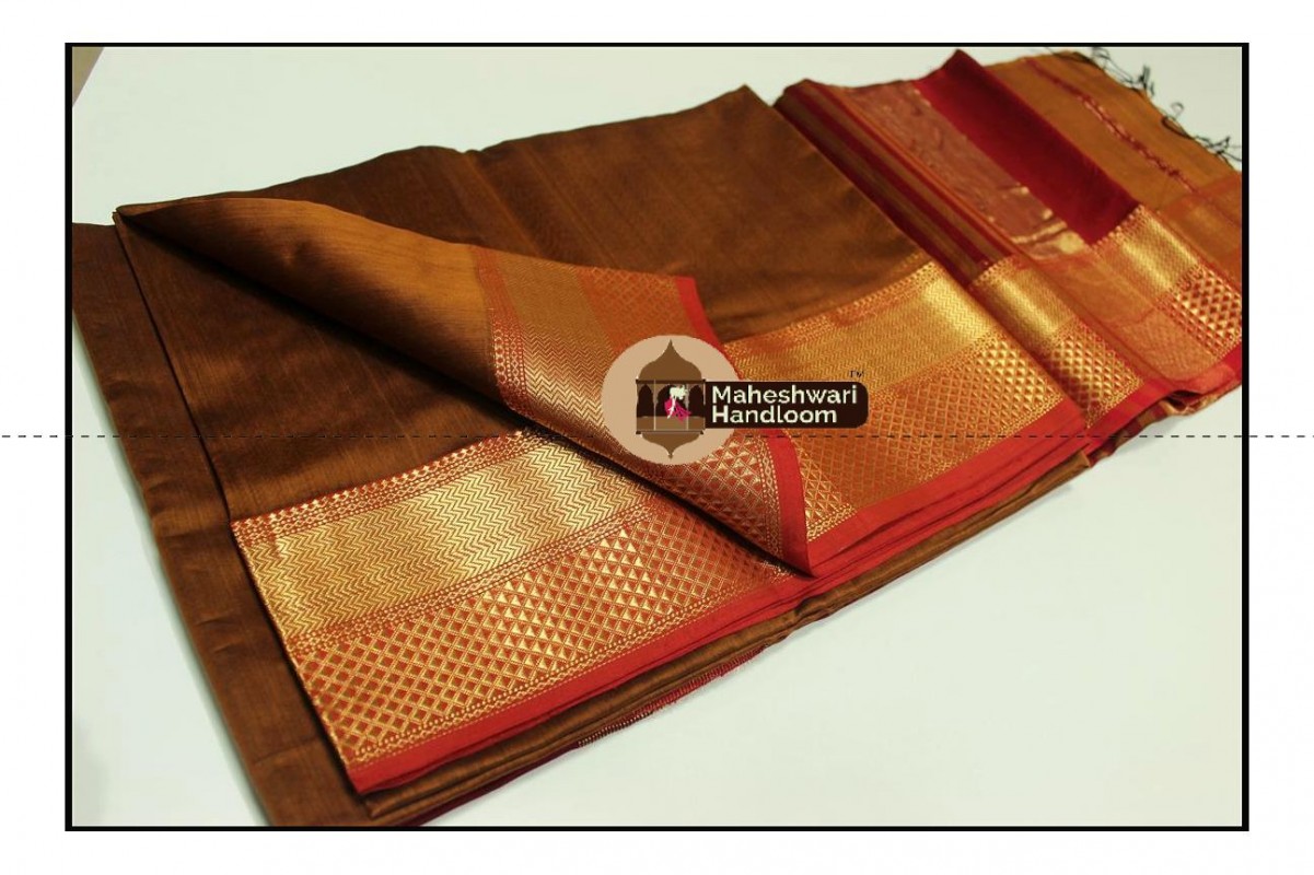 Maheshwari Rust Jari Diamond Chatai Border Saree