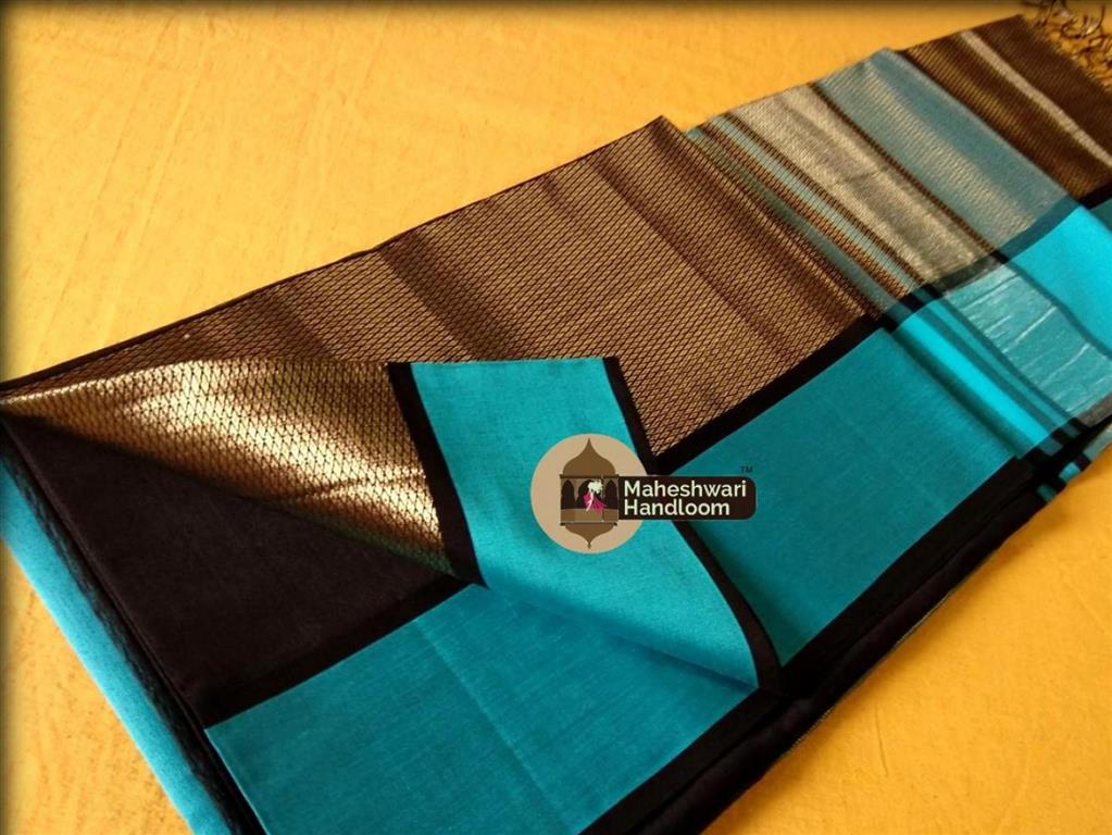 Maheshwari Handloom Black Saree One Side Chatai Border