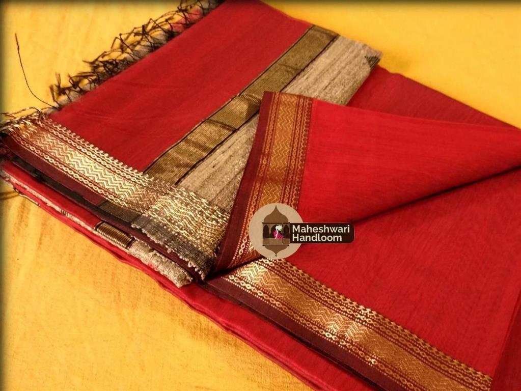 Maheshwari Red Saree with Kosa Buta Pallu