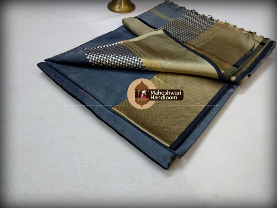 Maheshwari Grey Shatranj  Border Saree