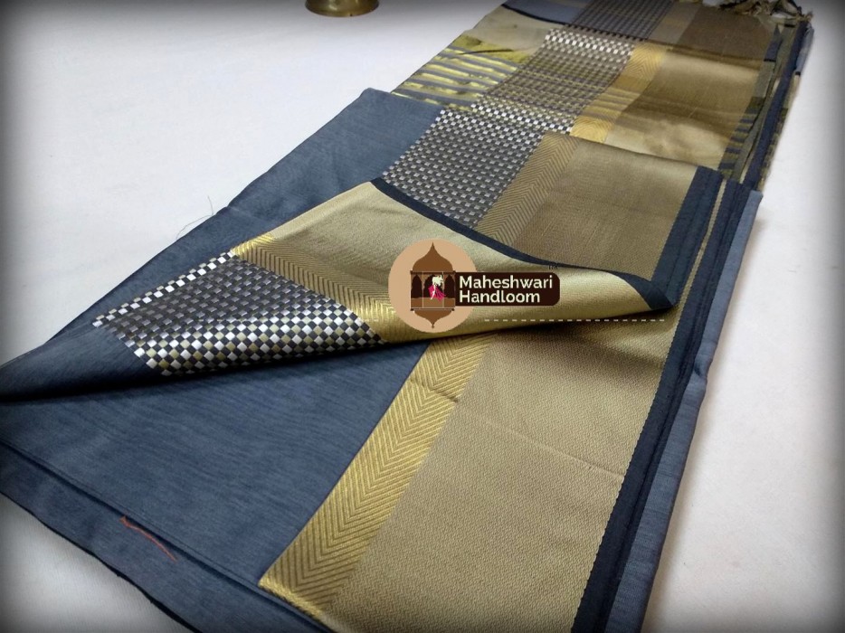 Maheshwari Grey Shatranj  Border Saree