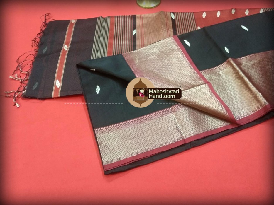 Maheshwari Black Resham Buti- Motifs Sare