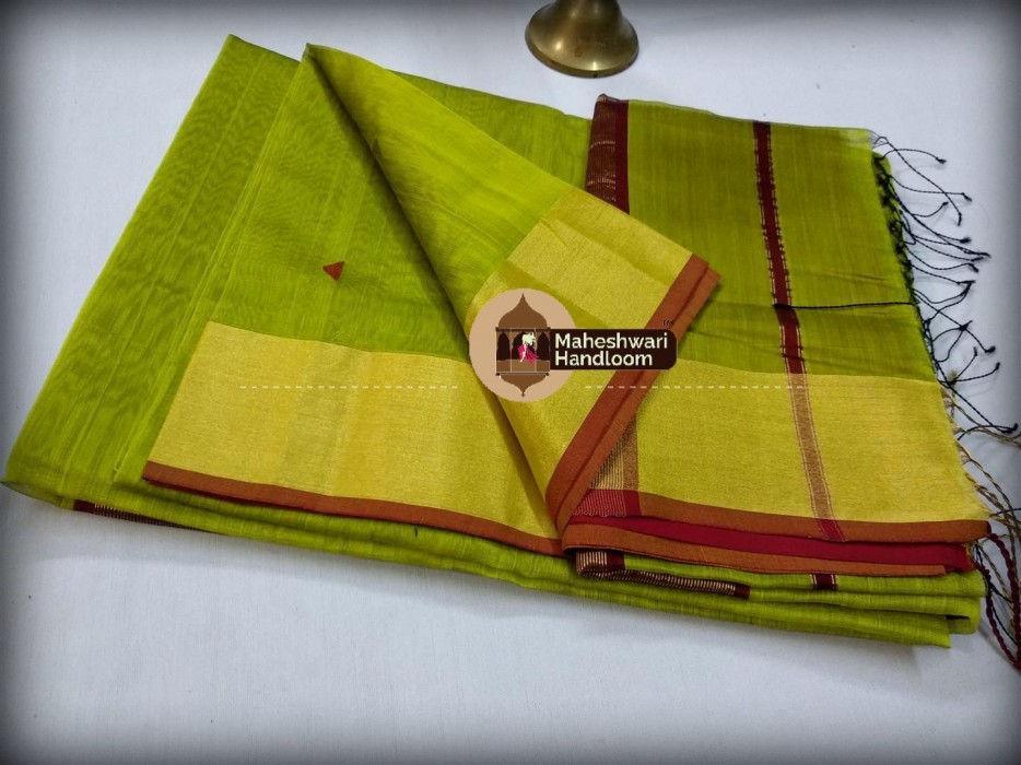   Maheshwari Green Triangle Buti - Motifs Saree 