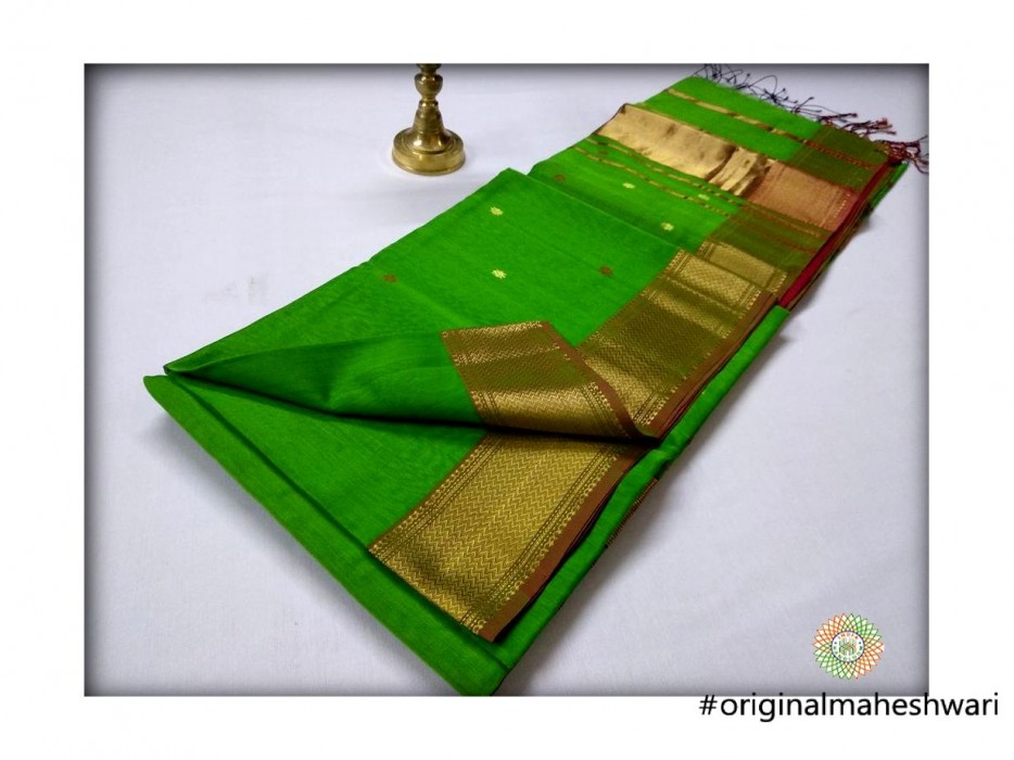 Maheshwari Verse Green Triangle Buti - Motifs Saree