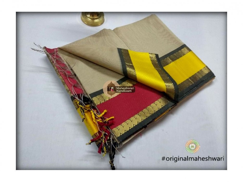 Maheshwari Grey Keri buti Border Saree