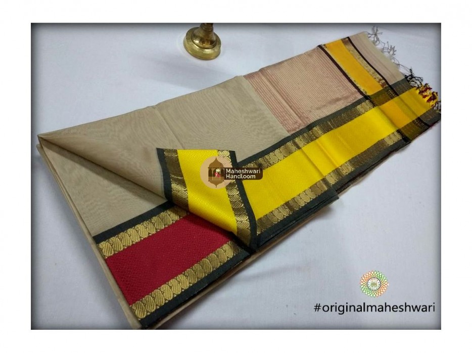 Maheshwari Grey Keri buti Border Saree