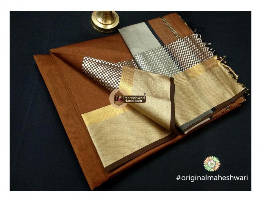 Maheshwari Rust Shatranj Border saree