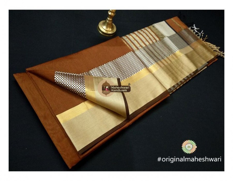 Maheshwari Rust Shatranj Border saree