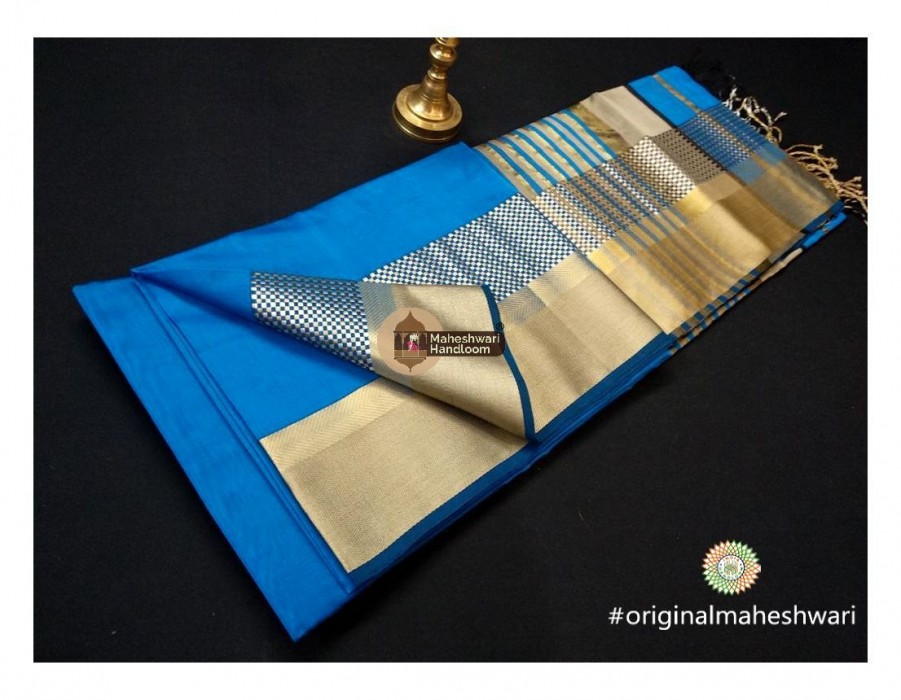 Maheshwari Firozi Blue Shatranj Border saree