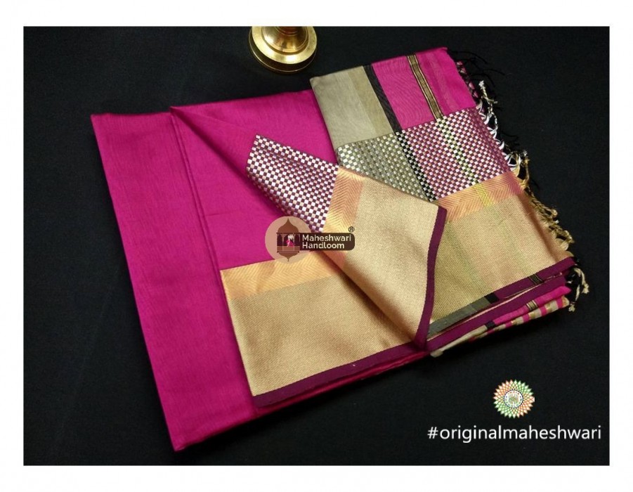 Maheshwari Pink Shatranj Border saree