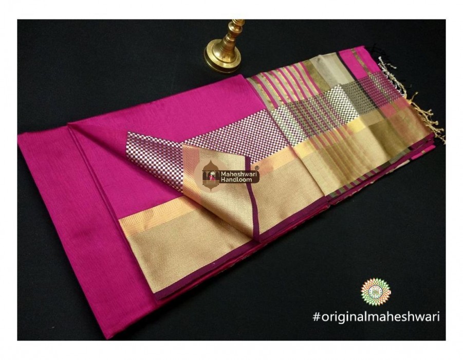 Maheshwari Pink Shatranj Border saree