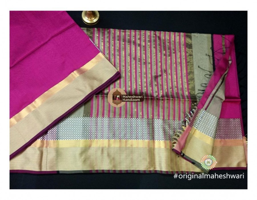 Maheshwari Pink Shatranj Border saree