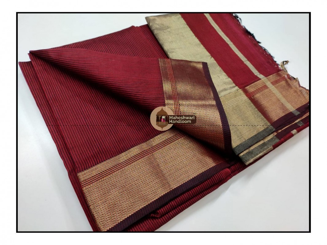 Maheshwari Red Checks Fabric Saree 