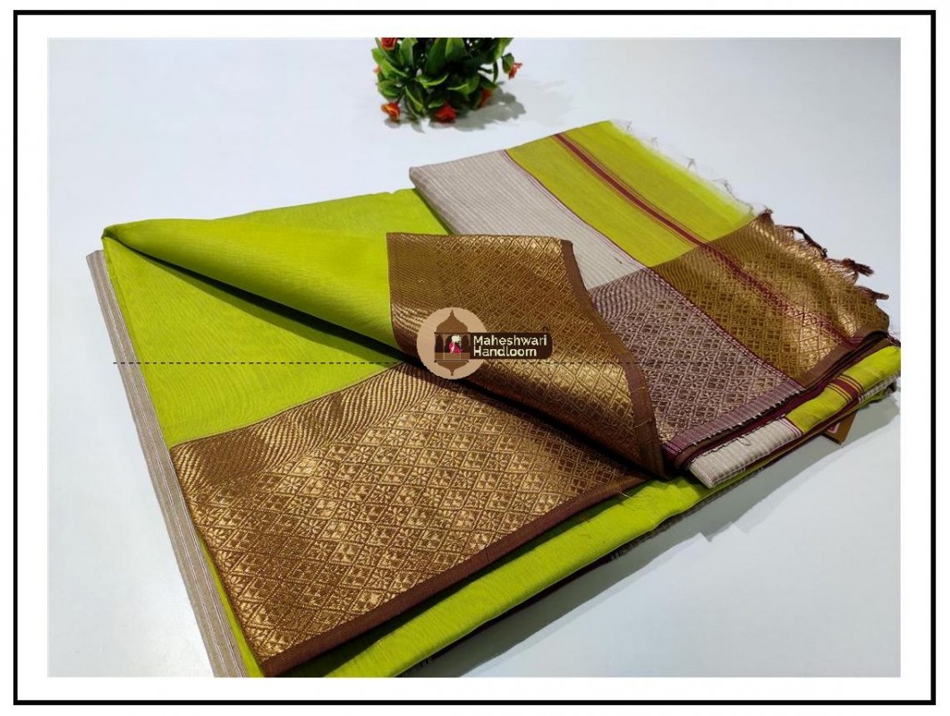 Maheshwari Green Zari Flower Border Saree