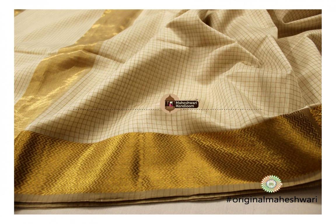 Maheshwari White Grey Self Checks Body Saree