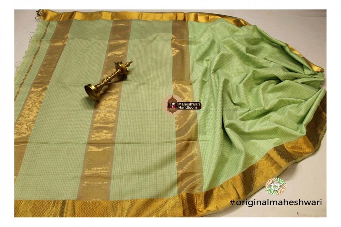Maheshwari Sea Green Self Checks Body Saree
