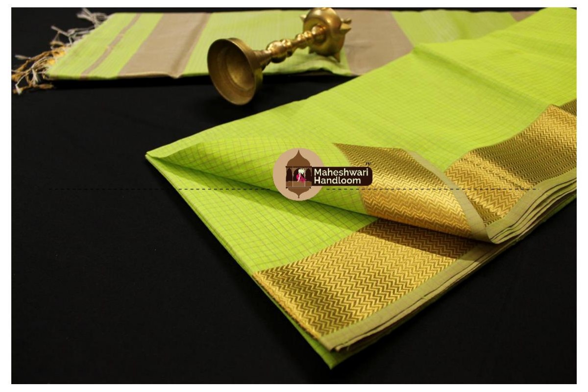 Maheshwari Light Green Self Checks Body Saree