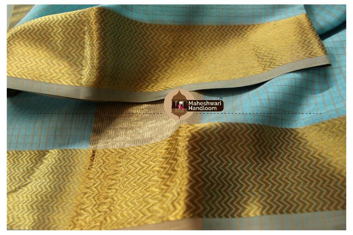 Maheshwari Firozi Self Checks Body Saree