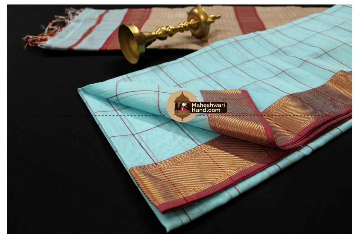 Maheshwari Sea Green Self Checks Body Saree