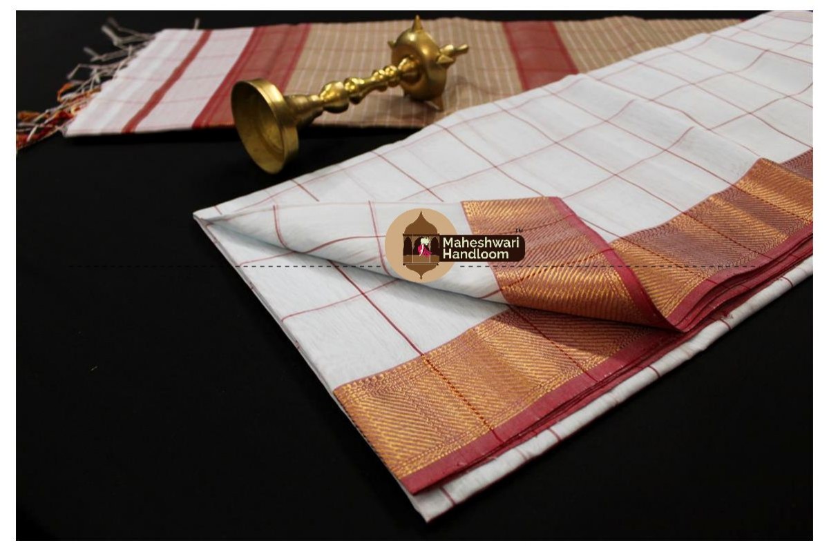 Maheshwari off white Self Checks Body Saree
