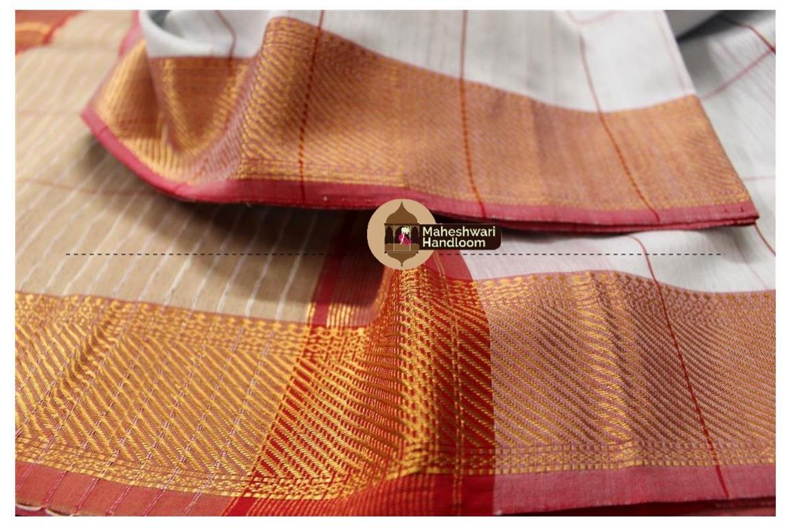 Maheshwari off white Self Checks Body Saree
