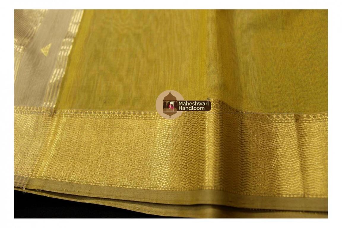 Maheshwari Mehandi Green Tringle Buti Weaving saree
