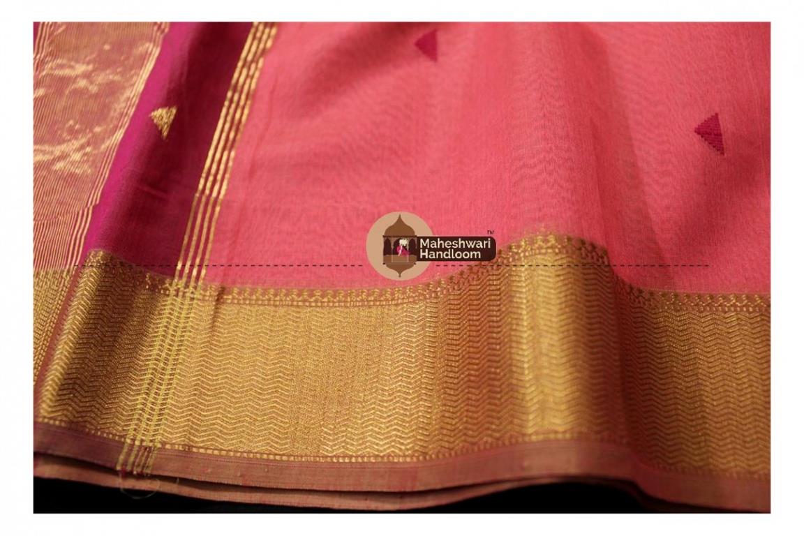 Maheshwari Coral Peach  Tringle Buti Weaving saree