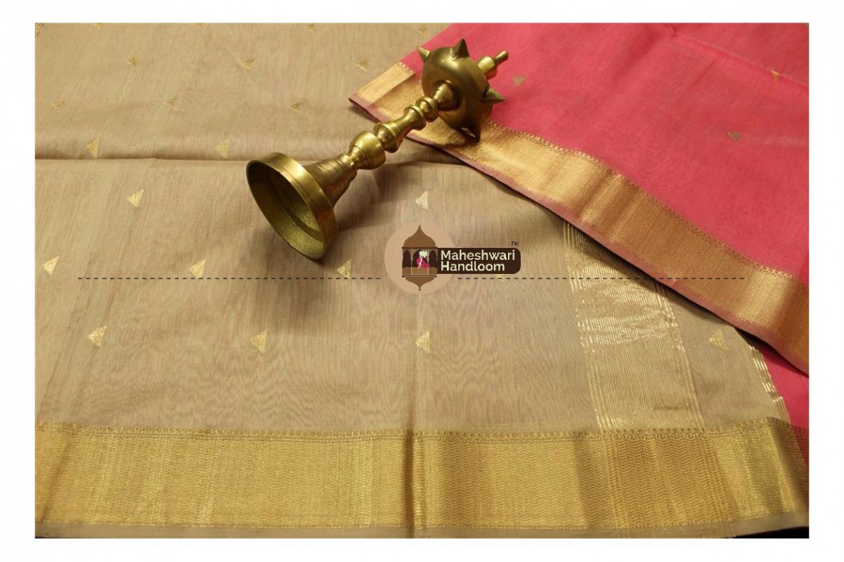 Maheshwari Carrot Red Tringle Buti Weaving saree