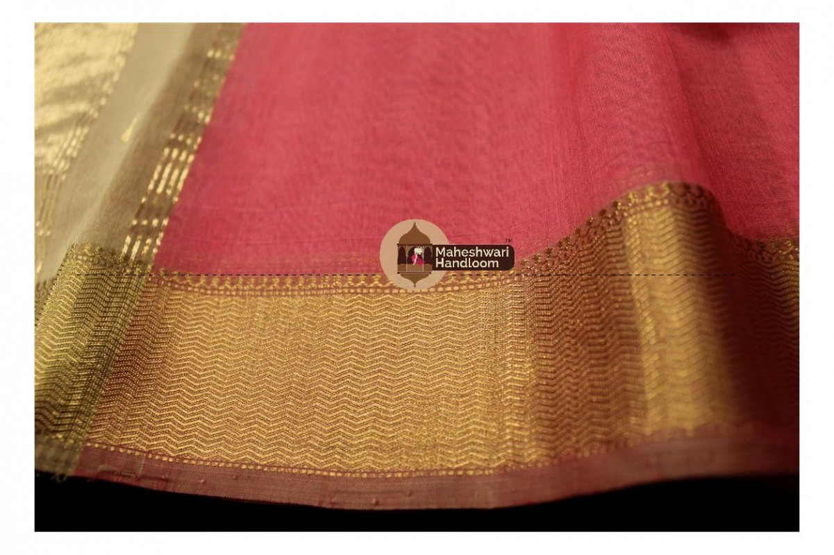 Maheshwari Carrot Red Tringle Buti Weaving saree