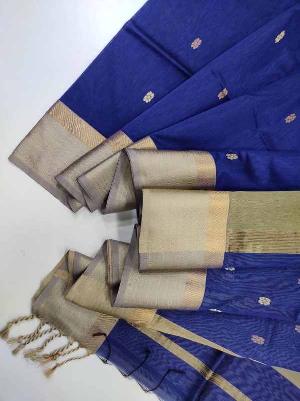 Maheshwari Handwoven Resham Thread Border with Buti weaving.
