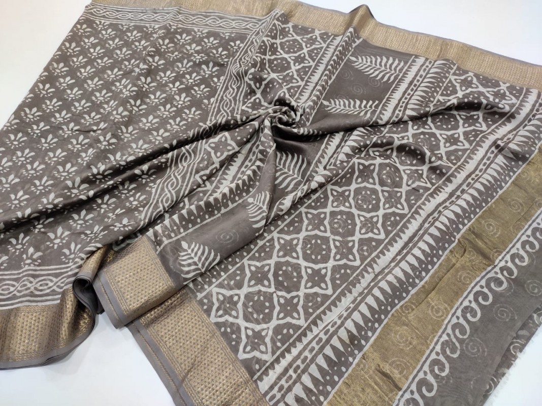 Maheshwari Grey handwoven Dabu Handblock Kashish Printed Saree