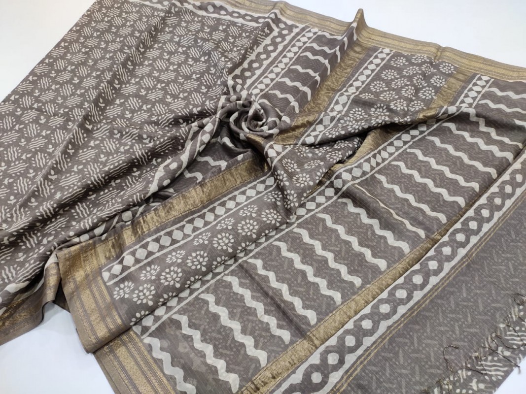 Maheshwari Grey Handwoven Dabu Handblock Kashish Printed Saree