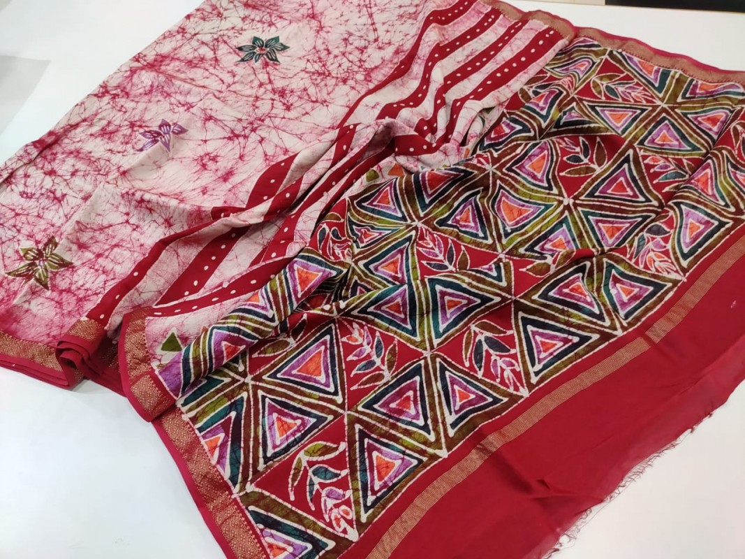 Maheshwari Red Colour Handwoven Indoasian Batik Handpainted Sarees with Zari Border