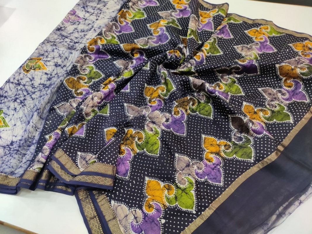 Maheshwari Blue Colour Handwoven Indoasian Batik Handpainted Sarees with Zari Border