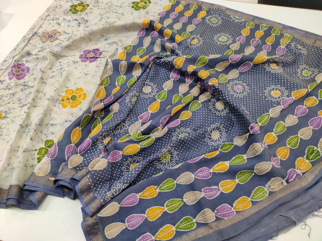 Maheshwari Blue Colour Handwoven Indoasian Batik Handpainted Sarees with Zari Border