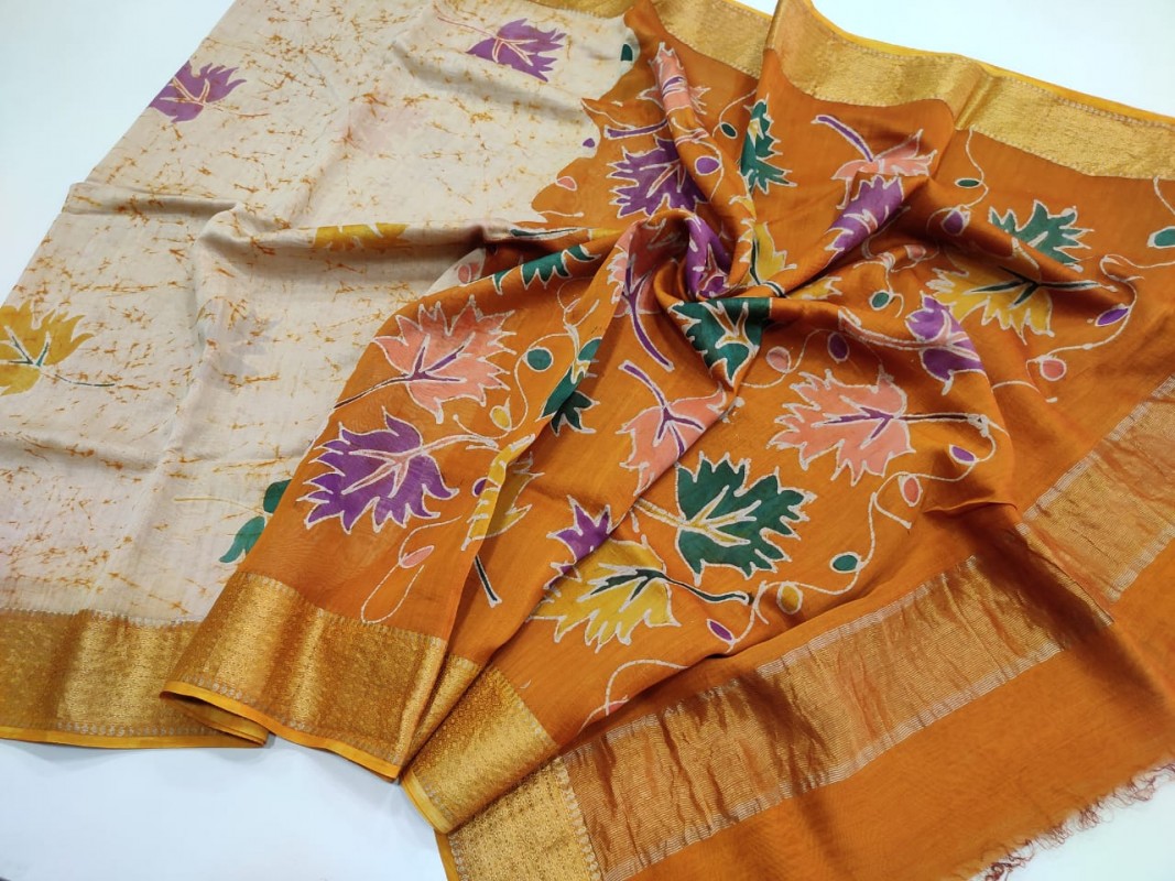 Maheshwari Cream Colour Handwoven Indoasian Batik Handpainted Sarees with Zari Border